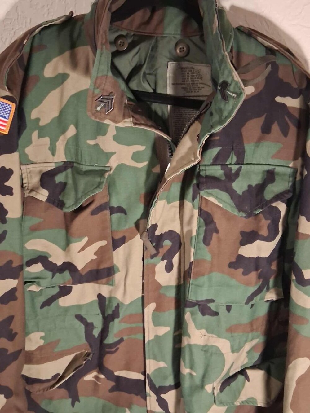 ARMY COLD WEATHER FIELD JACKET -CAMMO SIZE MEDIUM REGULAR
